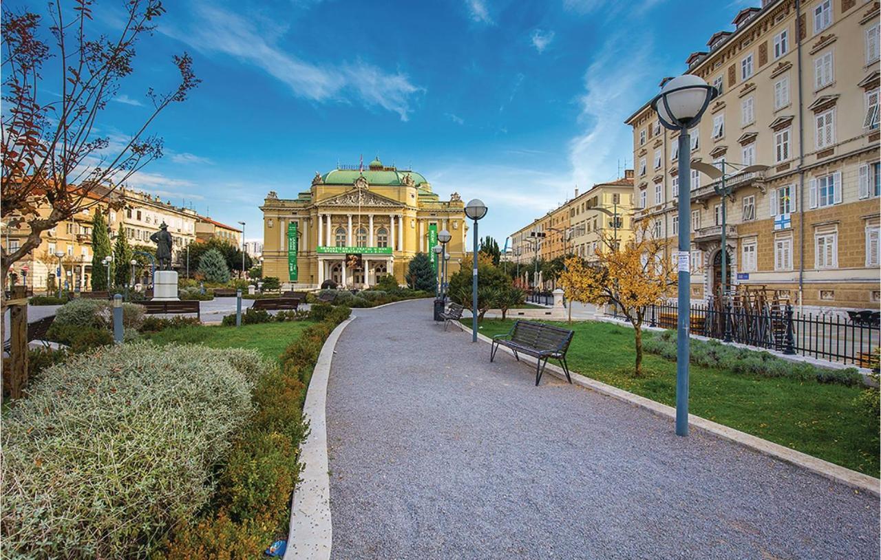Gorgeous Apartment In Rijeka With Kitchen 外观 照片