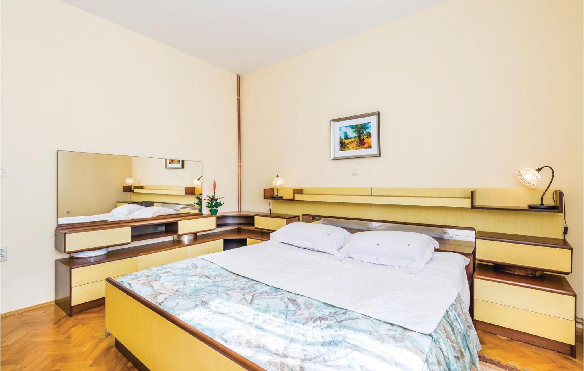 Gorgeous Apartment In Rijeka With Kitchen 外观 照片